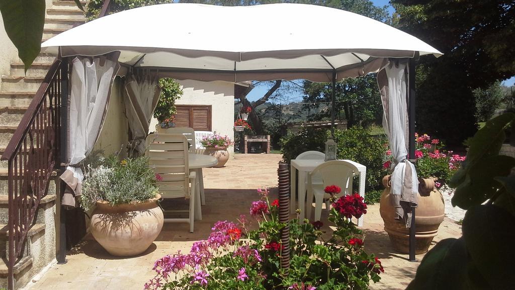 Bed And Breakfast Casale Isorella San Gemini Bagian luar foto