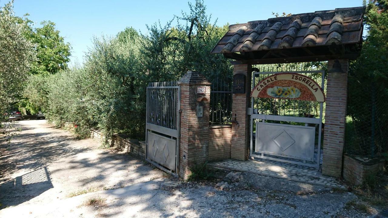 Bed And Breakfast Casale Isorella San Gemini Bagian luar foto